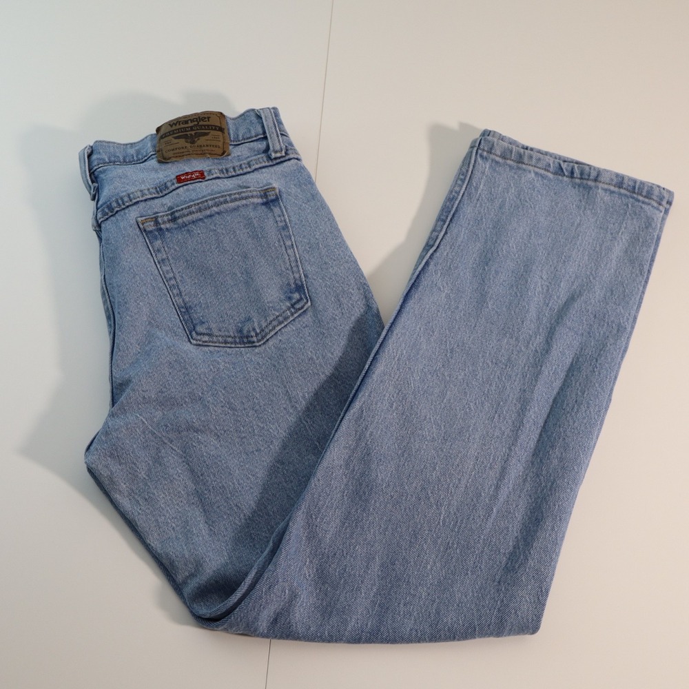 Wrangler Jeans Mens 32x30 Light Wash Straight Fit Blue Denim 1096FXVBI